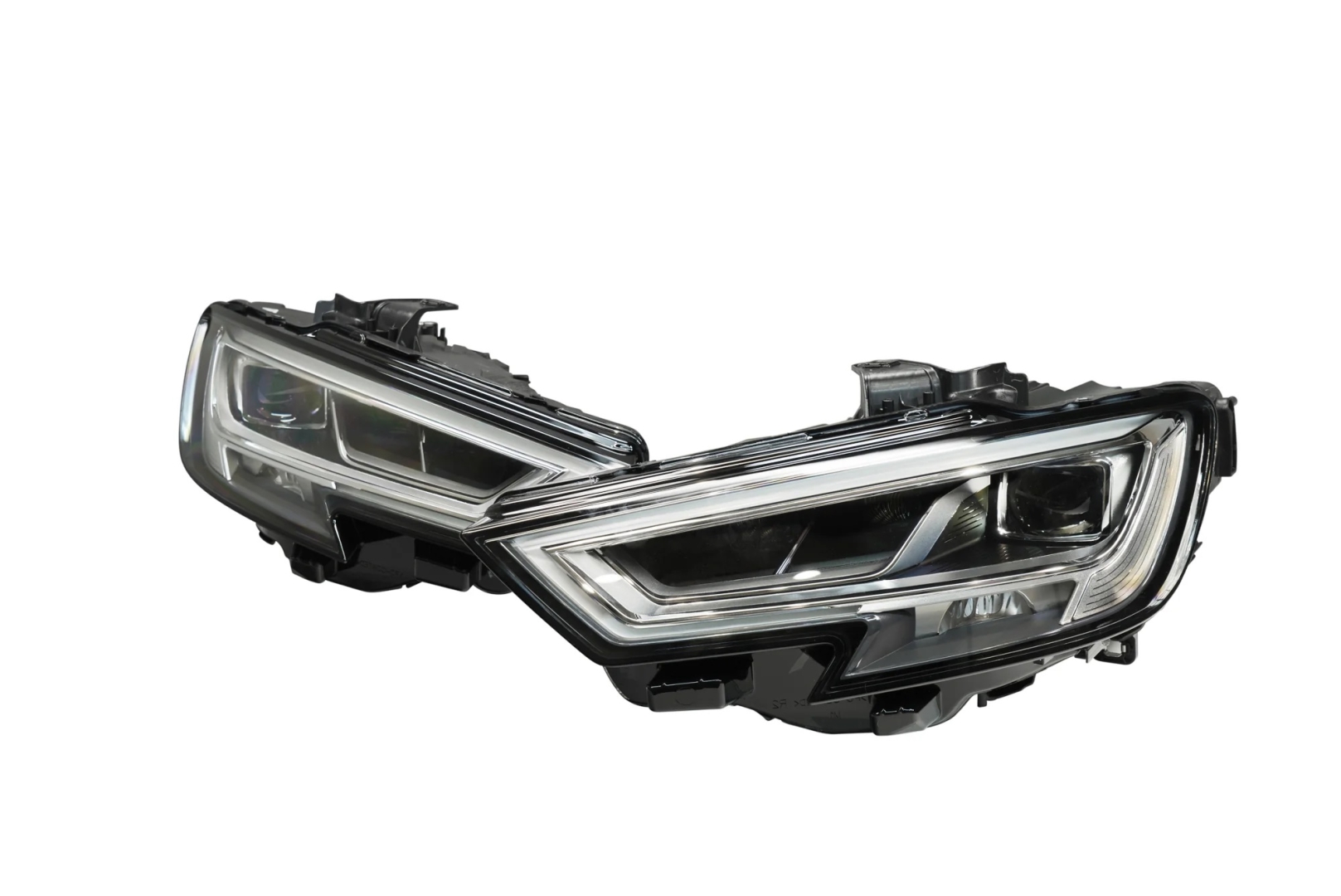 A3 2013-2016 IÇIN 2016+ FACELIFT LED FAR (2016+ TAMPON GEREKİR) xenon farlı model için